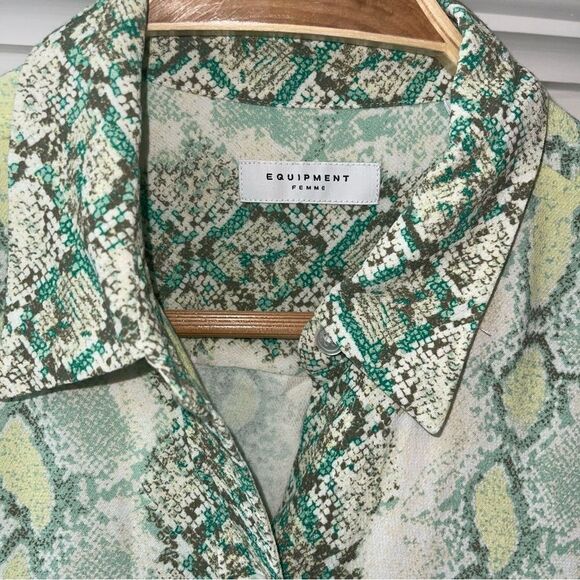 Equipment Femme Womens Shirt Slim Signature Button Up Green Snakeskin Pockets S - Picture 2 of 3
